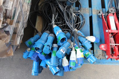 Lot 219 - 11 single phase 32 AMP to 16 AMP 2-way splitters