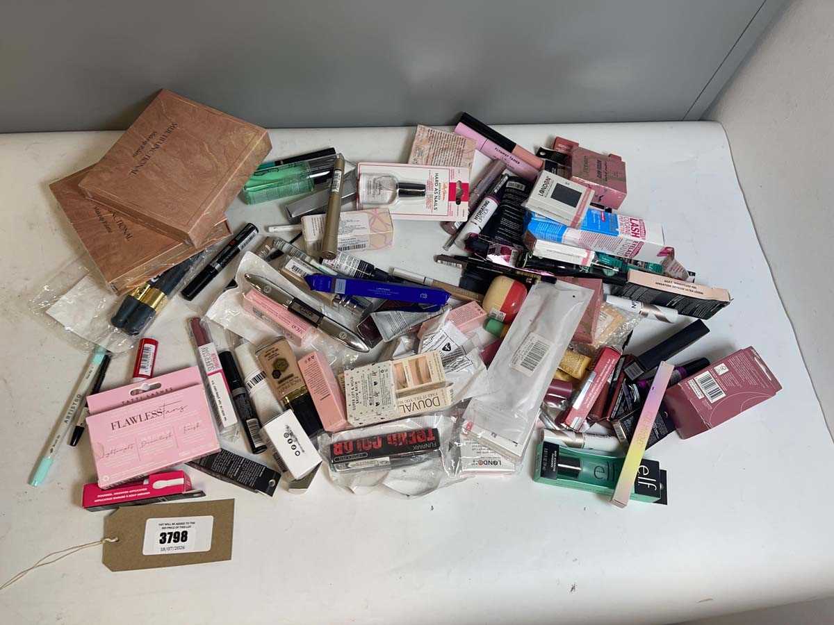 Lot 3798 - Large selection of makeup