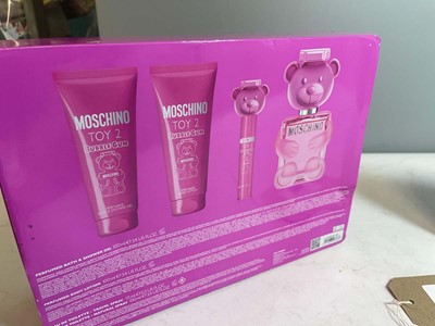 Lot 3809 - Moschino to2 2 bubble gum perfume gift set +...