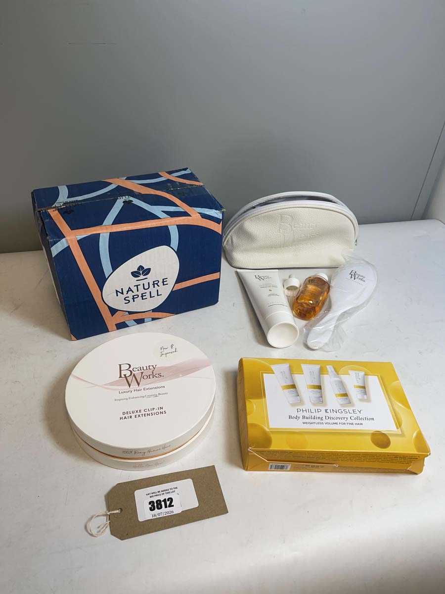 Lot 3812 - Hair related gift sets to include Phillip...
