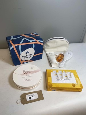 Lot 3812 - Hair related gift sets to include Phillip...