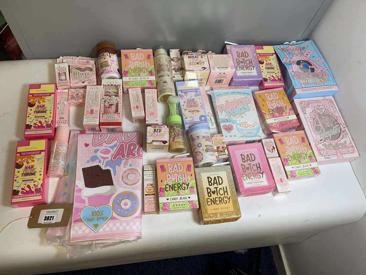 Lot 3821 - P.Louise cosmetics
