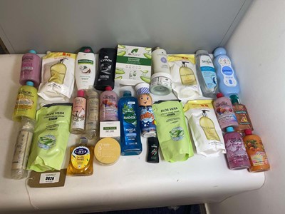 Lot 3829 - Shower gels, hand soaps & bubble baths