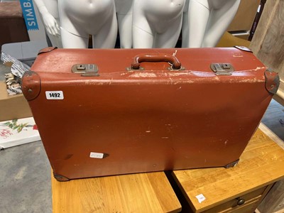 Lot 1492 - Fiberboard case