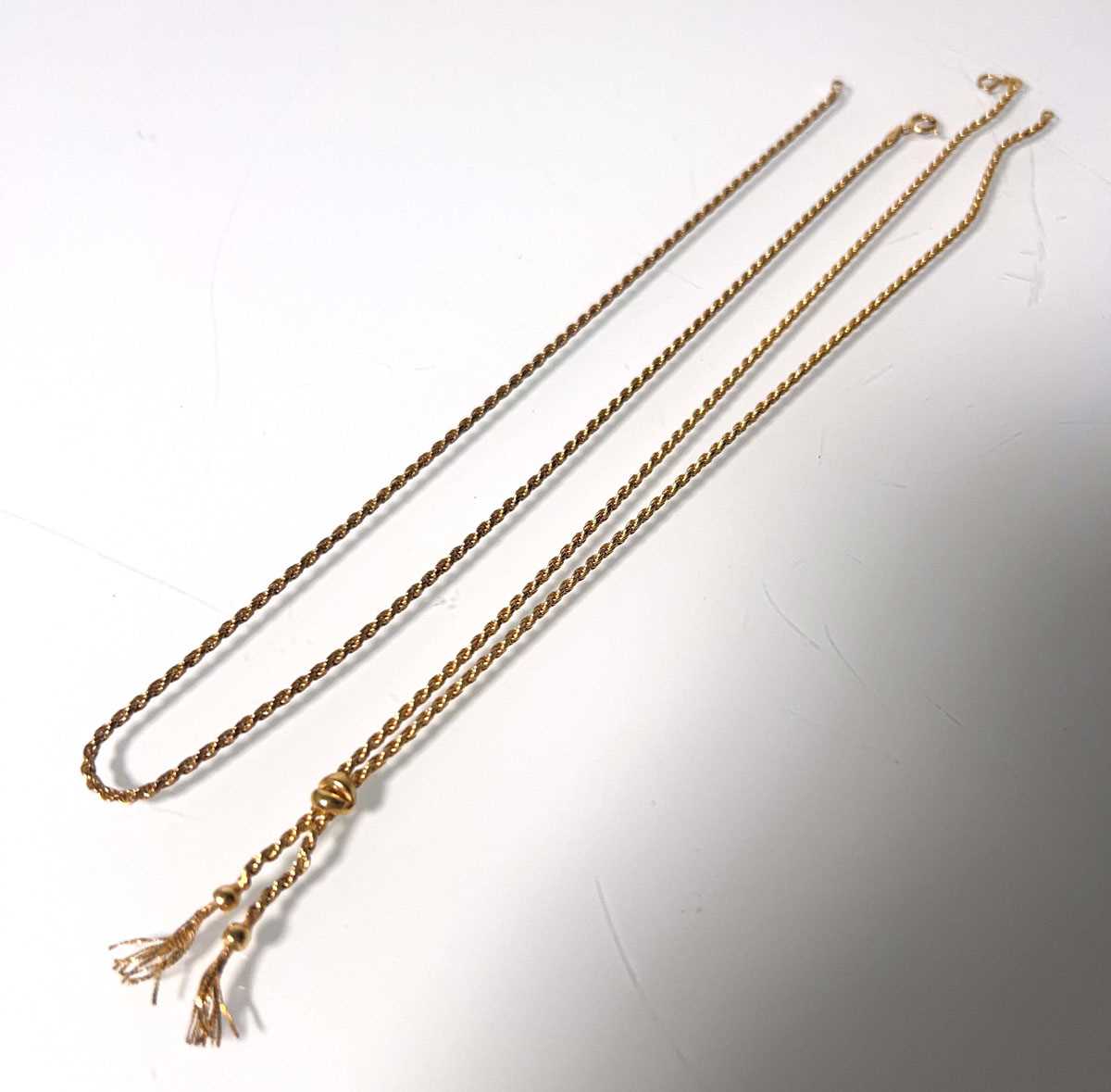 Lot 481 - Twp 9ct gold rope twist chains. Approx. weight...