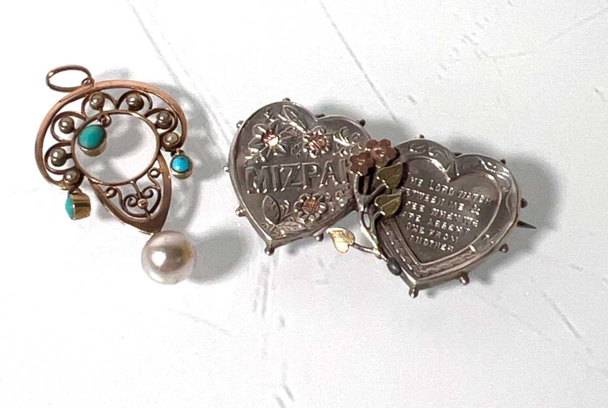 Lot 482 - An Edwardian yellow metal, turquoise and seed...