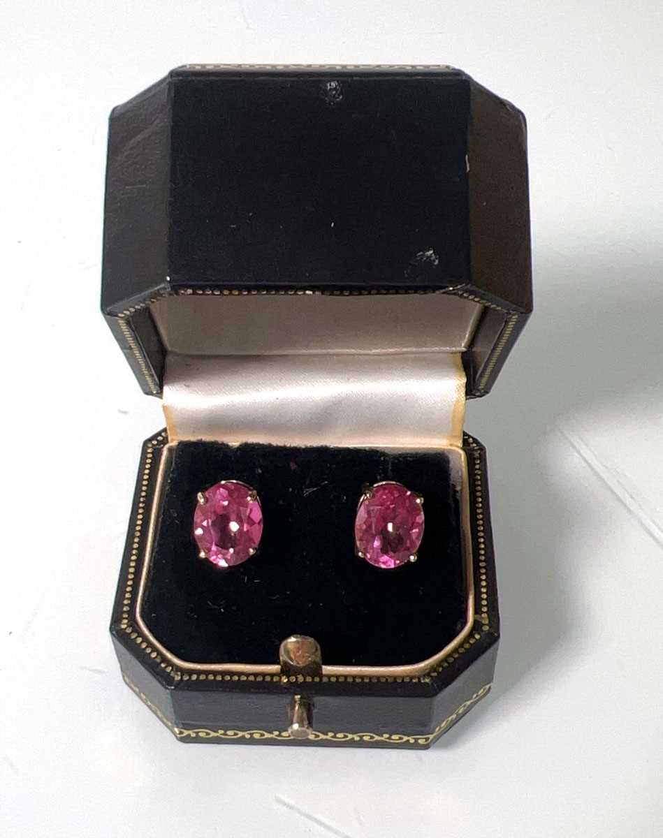 Lot 484 - A pair of 9ct gold and tourmaline stud earrings