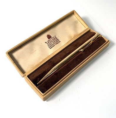 Lot 486 - A 9ct gold propelling pencil in a Garrard box