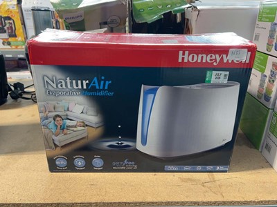 Lot 1681 - Honeywell Nature Air evaporative humidifier...