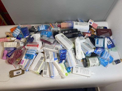Lot 3849 - Large bag of mixed toiletries