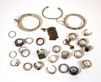 Lot 507 - A collection of silver, white metal and other...