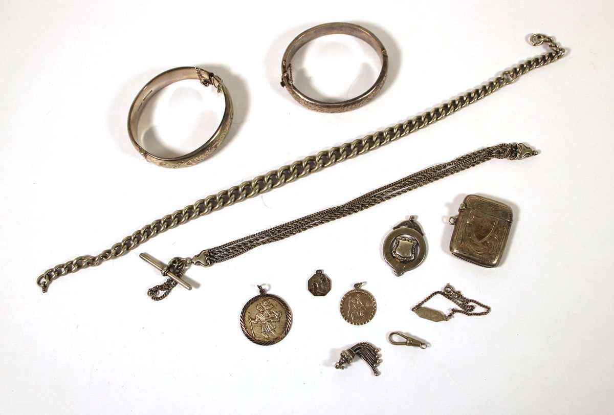 Lot 511 - A collection of silver and white metal...