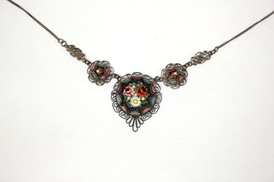 Lot 514 - An early 20th century filigree and micro...