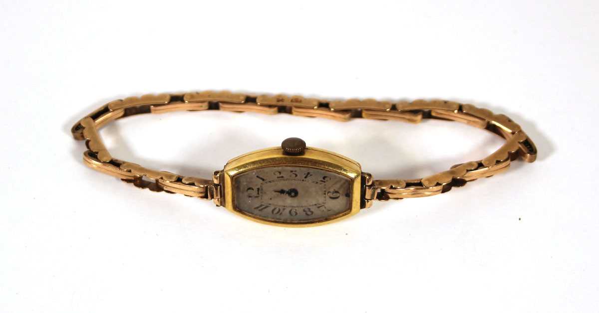 Lot 523 - A ladies early 20th century yellow metal...