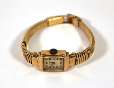 Lot 526 - A ladies Marvin 9ct gold mechanical wristwatch....