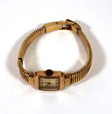 Lot 526 - A ladies Marvin 9ct gold mechanical wristwatch....