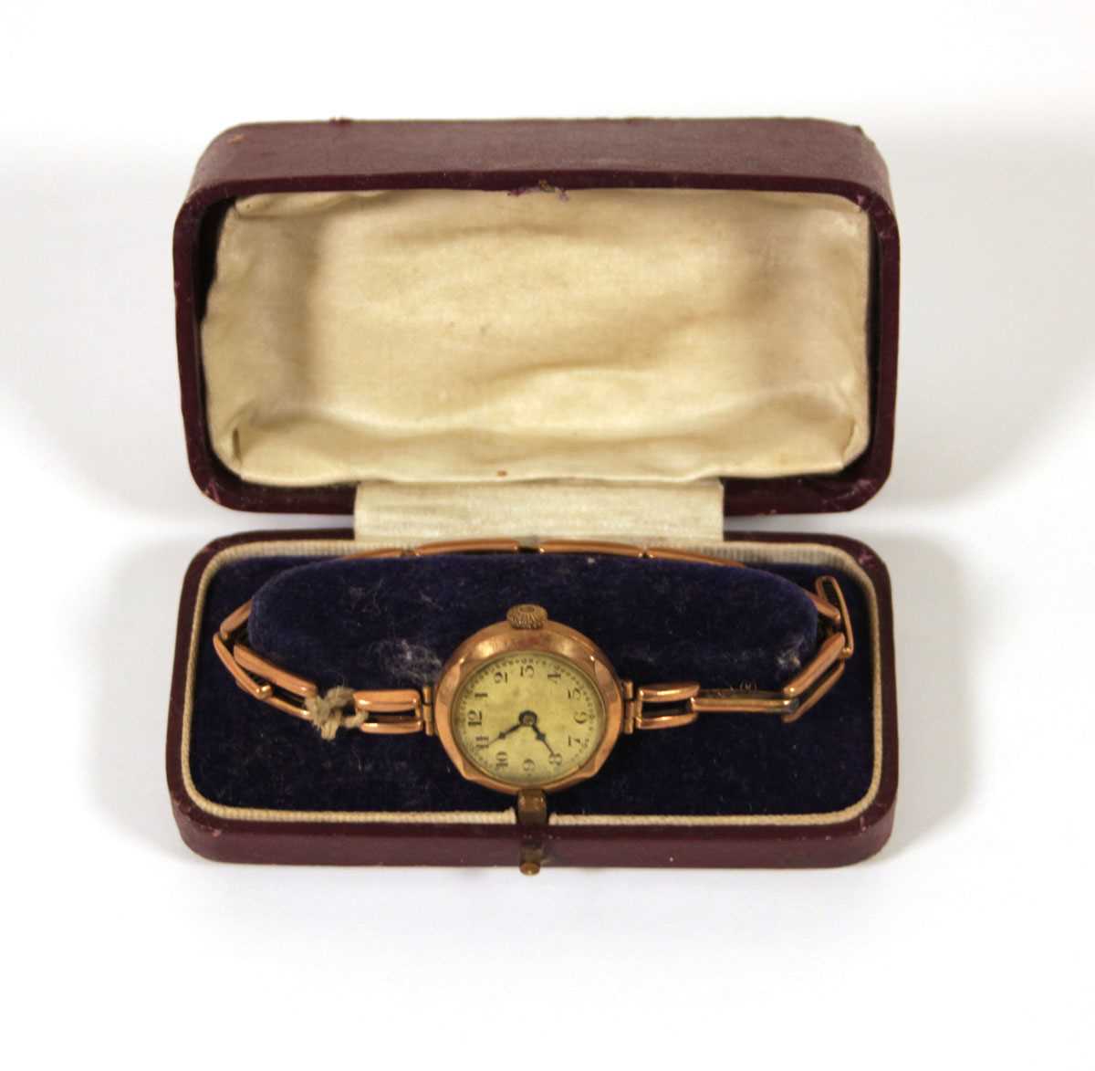 Lot 535 - A boxed early 20th century ladies yellow metal...
