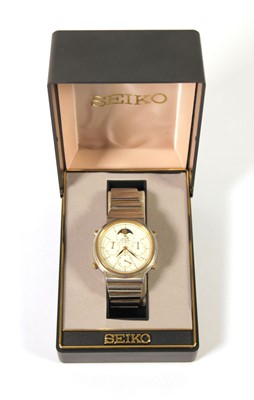 Lot 545 - A gentleman's Seiko chronograph quartz 7A48-5000