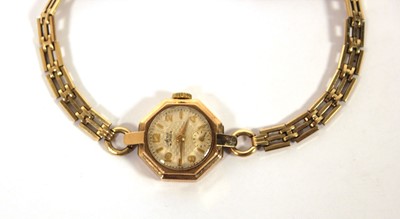 Lot 547 - A ladies mid-20th century Avia 9ct gold...