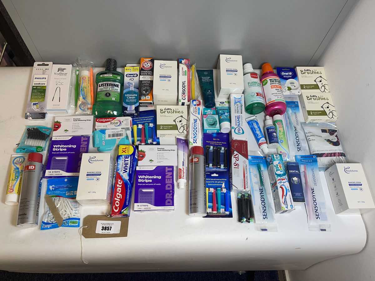 Lot 3857 - Dental related items