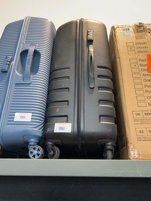 Lot 1702 - Rock wheeled 2 piece luggage case set in black
