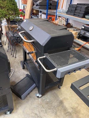 Lot 2357 - Masterbuilt 36" Charcoal Smoker and Barbecue