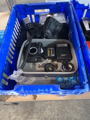 Lot 1776 - 2 blue crates containing various vintage...