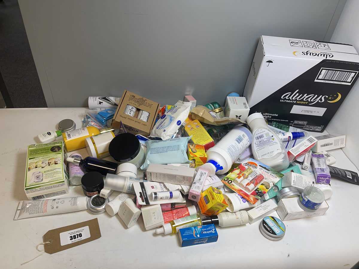 Lot 3870 - Large bag of mixed toiletries