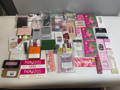 Lot 3874 - False eyelashes & nails and other related...