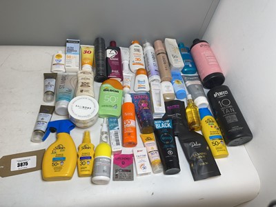 Lot 3875 - Sun care & tanning products