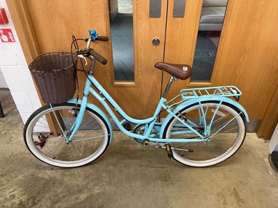 Lot 2238 - Petal Pazzaz town ladies cycle single speed in...