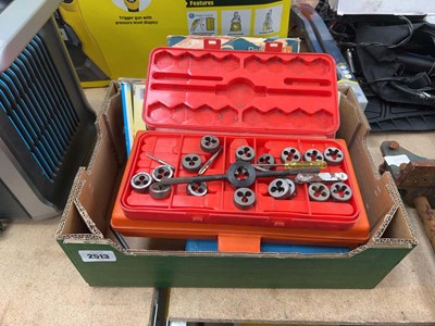 Lot 2513 - Tray containing a quantity of tooling to...