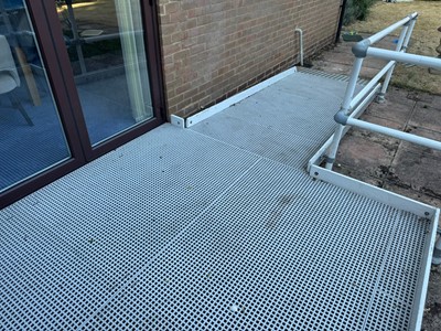 Lot 2504 - 500kg capacity mobility access ramp of...