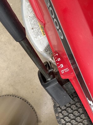 Lot 4153 - Honda 3009 petrol ride on lawn mower, plus key