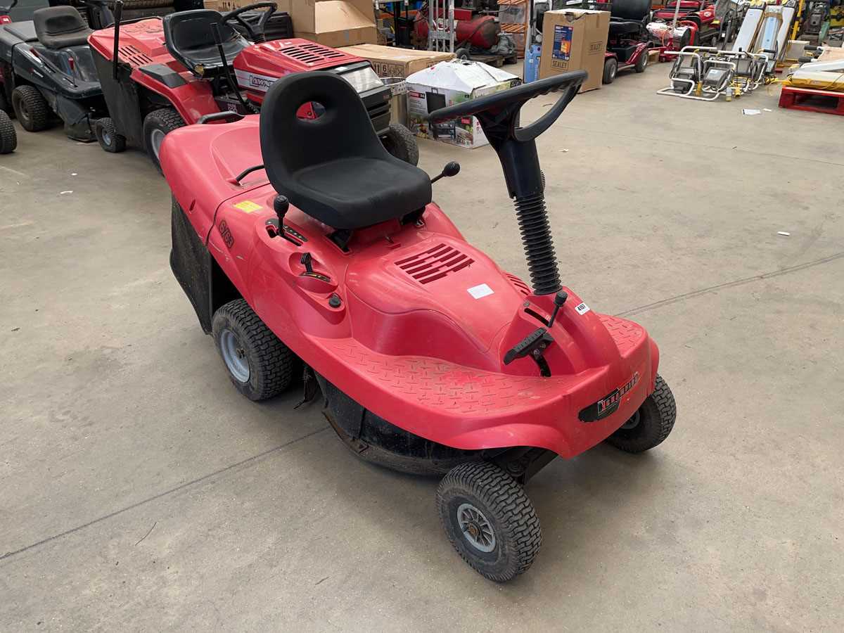 Lot 4157 - Champion ride on lawn mower
