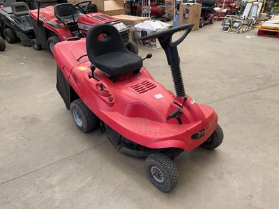 Lot 4157 - Champion ride on lawn mower