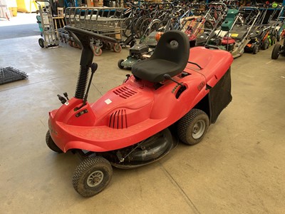 Lot 4157 - Champion ride on lawn mower
