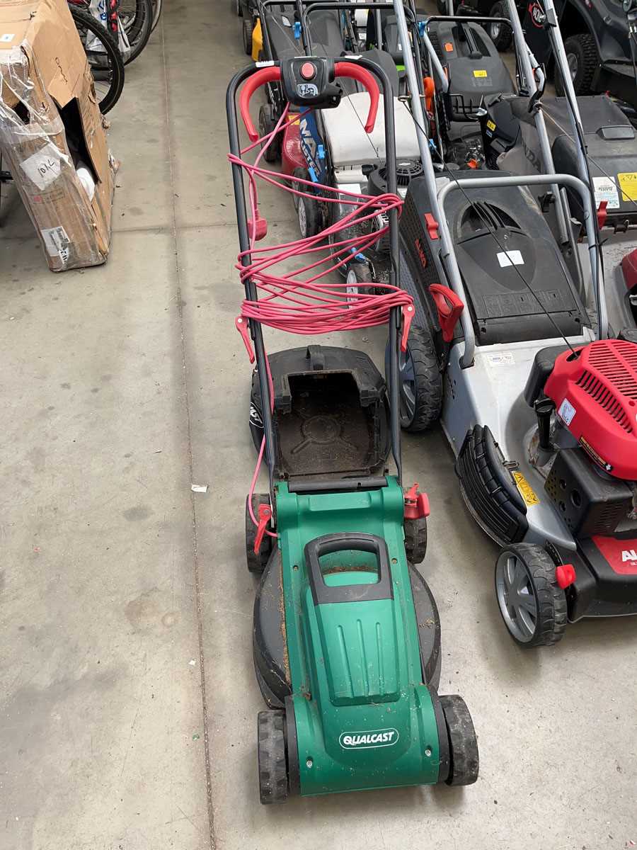 Lot 4172 - Qualcast 240v electric rotary lawn mower