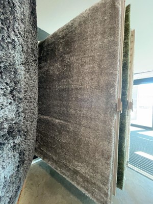 Lot 5011 - Light grey shag pile carpet