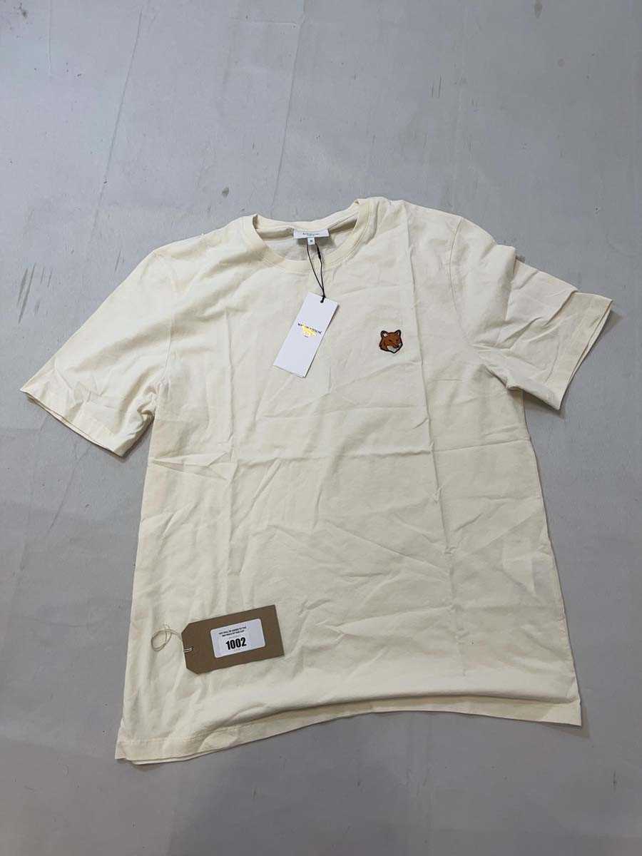 Lot Maison Kitsune Paris fox head t-shirt in...