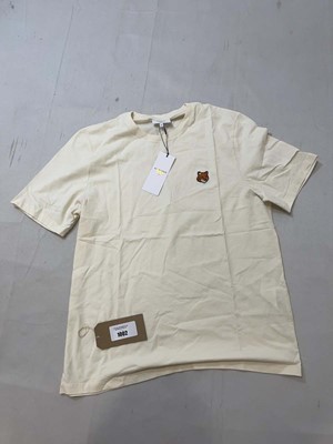 Lot Maison Kitsune Paris fox head t-shirt in...