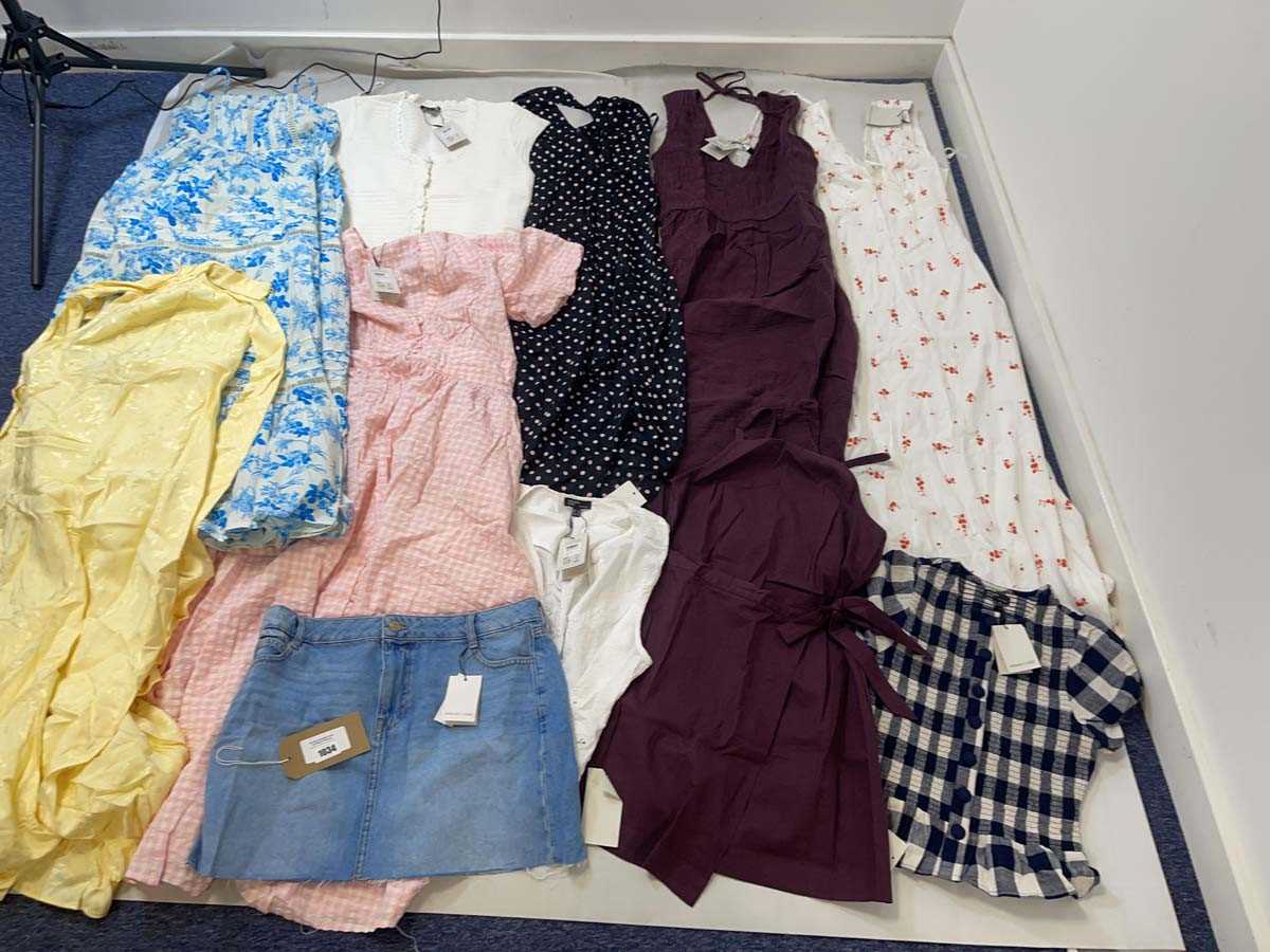 Lot 1034 - NoBody's Child clothing