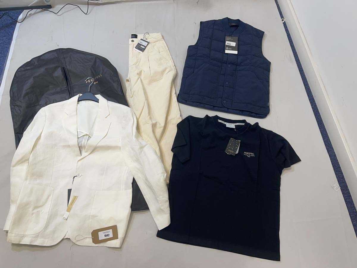 Lot Finisterre & Percival clothing