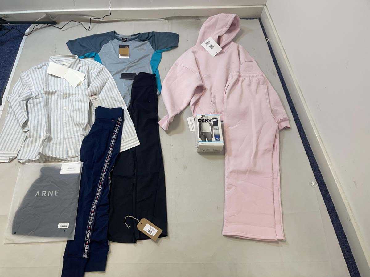 Lot 1043 - Clothing to include Sister Seekers, Arne,...
