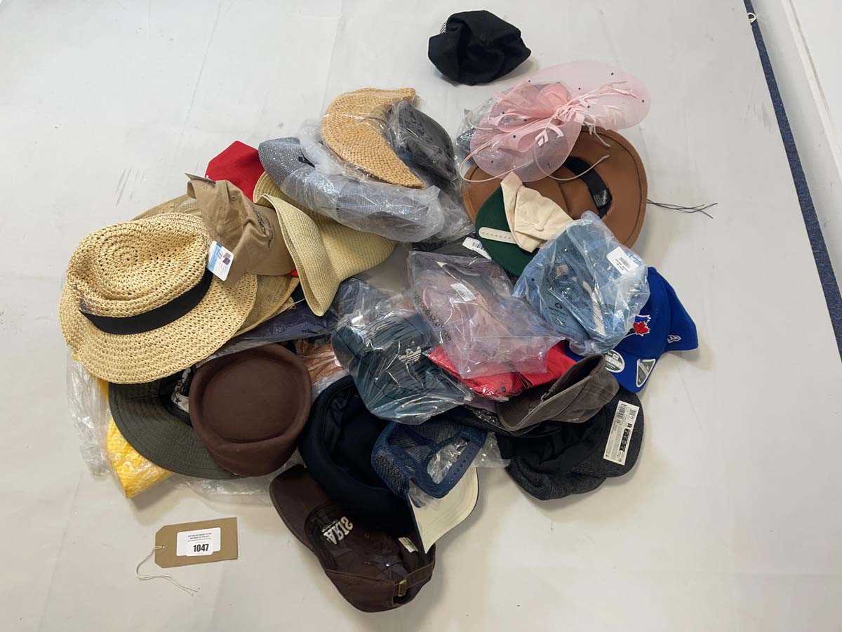 Lot 1047 - Various hats