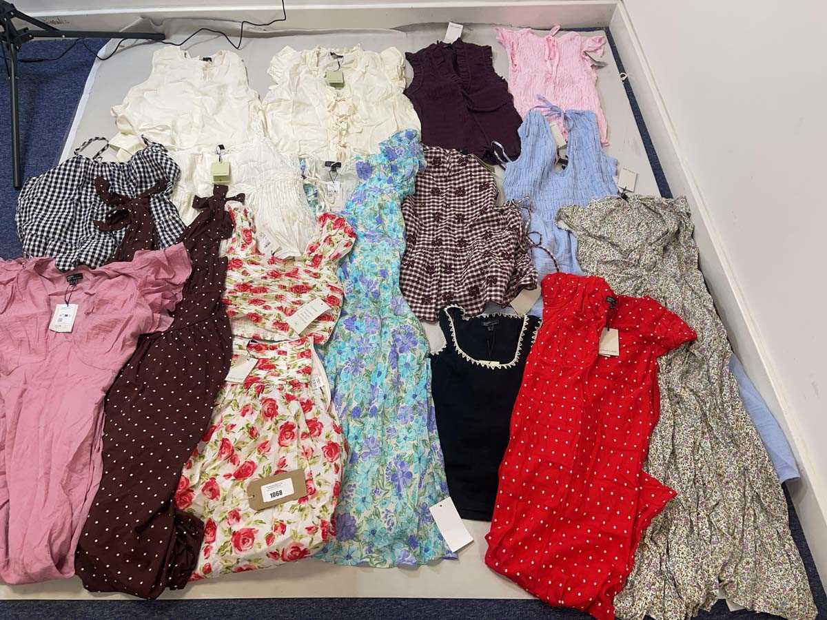 Lot 1068 - NoBody's Child clothing