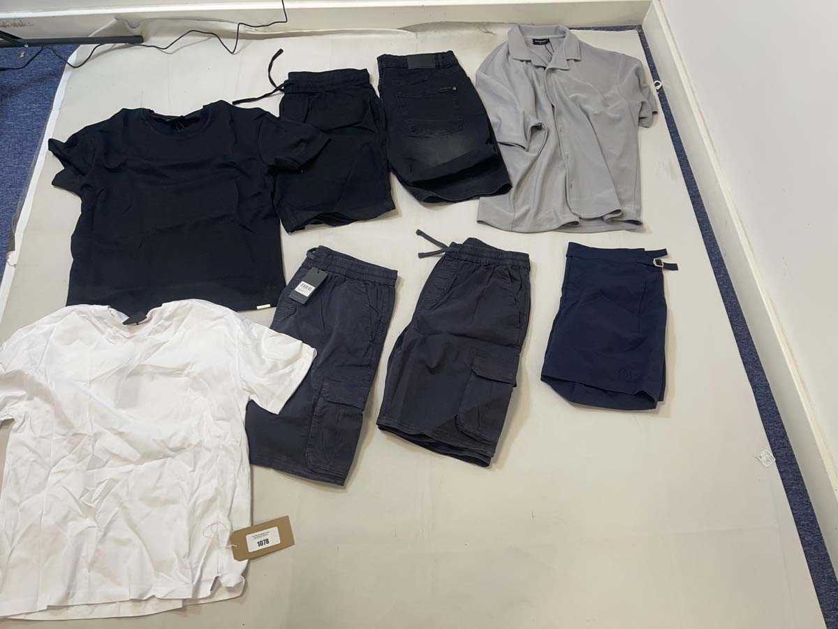 Lot 1078 - Closure Ldn clothing