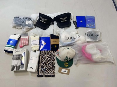 Lot Designer accessories to include Oliver Bonas,...