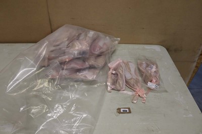 Lot Approx. 25 pairs of assorted ballet shoes in...