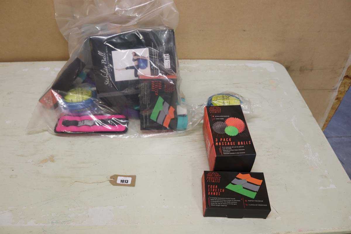 Lot Bag of assorted exercise equipment and...